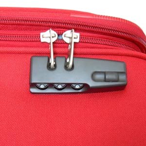 Åbn en kuffert en numerisk lås, når du har nøglekoden